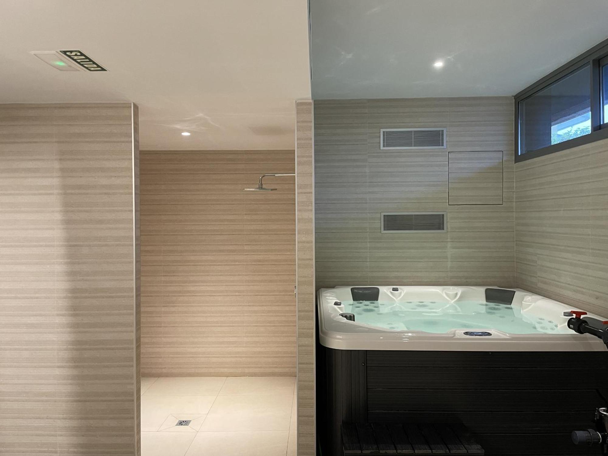 Vivi Homes - Elies House Pool, Gym, Spa & Sea View El Faro Extérieur photo